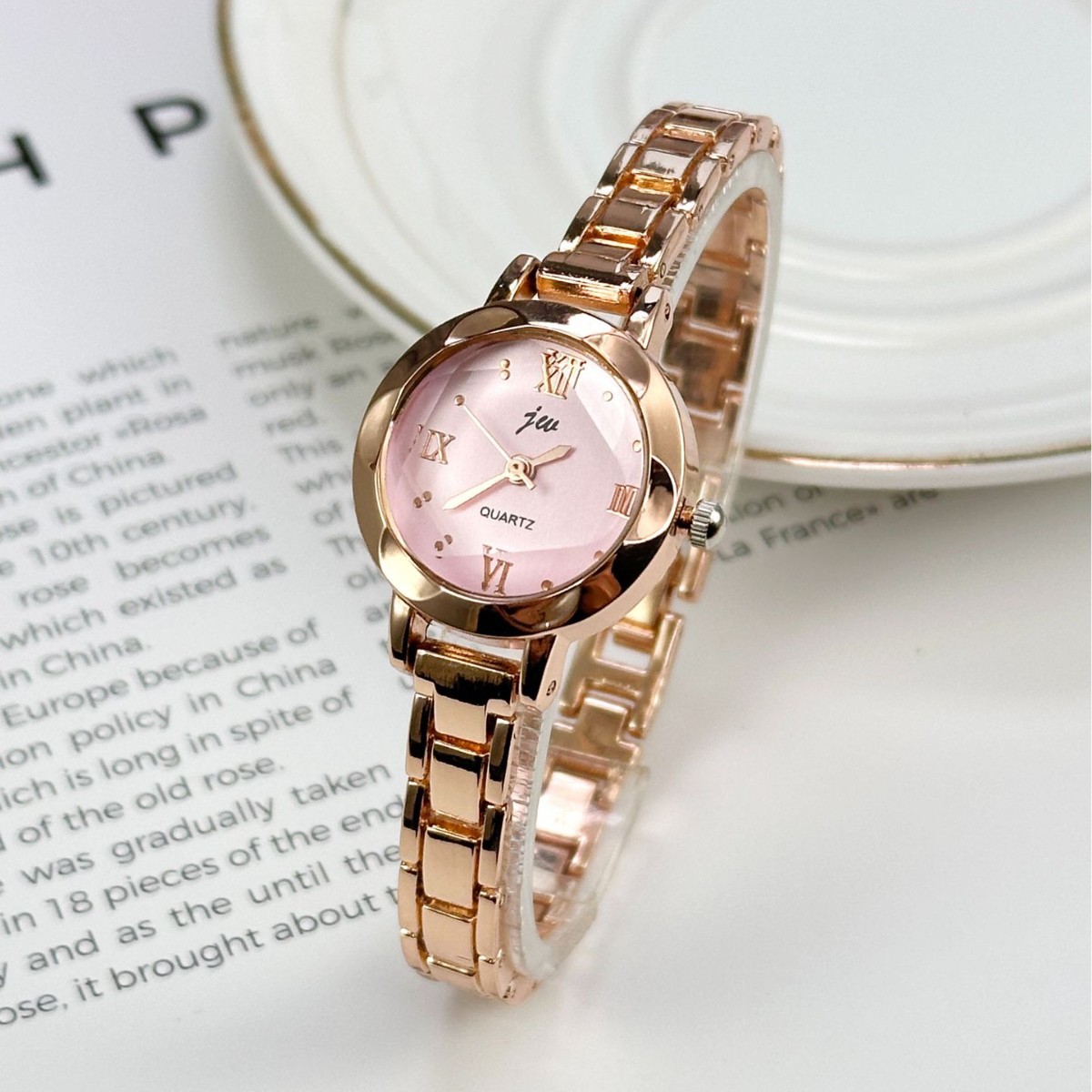 Minimalistisch en compact quar - Luxury Watch Safe recensie en prijs