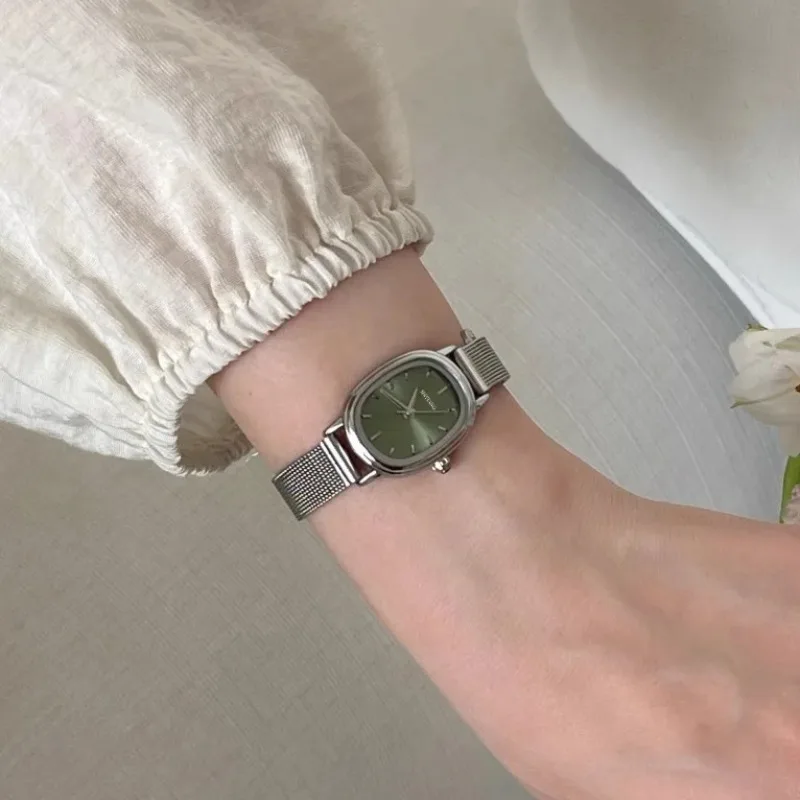 Kleine Ovale Wijzerplaat Groen - Luxury Watch Safe recensie en prijs