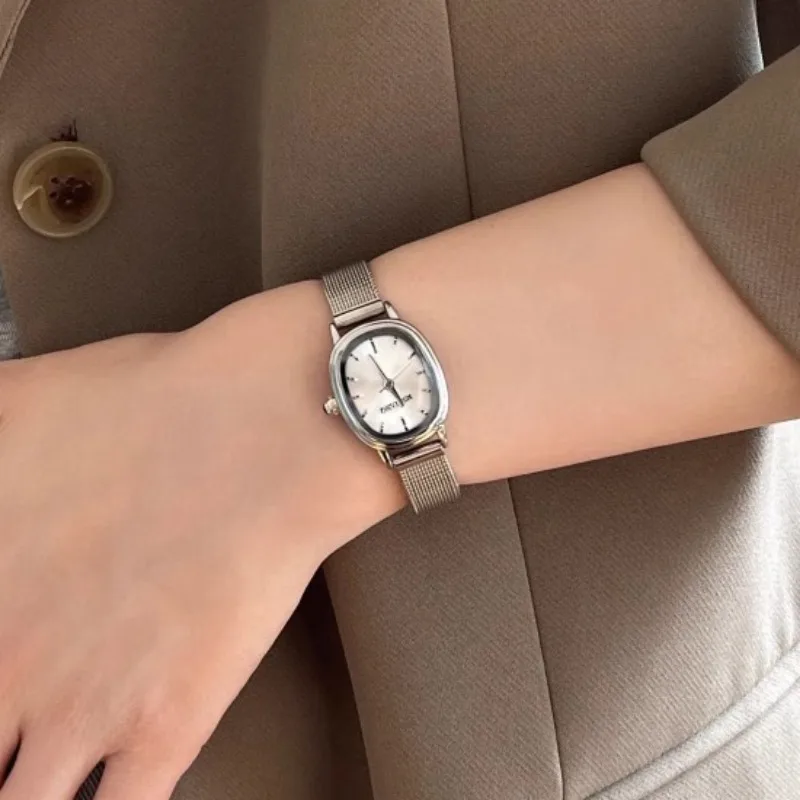 Kleine Ovale Wijzerplaat Groen - Luxury Watch Safe recensie en prijs